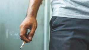 how can smoking lead to peripheral artery disease